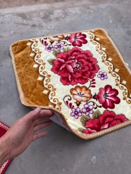 Đệm ngồi êm ái thoải mái kích thước 54cm x54cm, tấm rời vuông lấy từ thảm ghế một dài hai ngắn màu sắc đẹp 5
