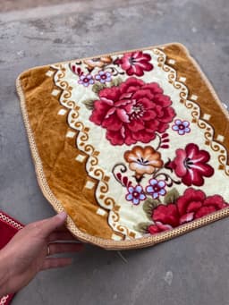 Đệm ngồi êm ái thoải mái kích thước 54cm x54cm, tấm rời vuông lấy từ thảm ghế một dài hai ngắn màu sắc đẹp 7