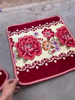 Đệm ngồi êm ái thoải mái kích thước 54cm x54cm, tấm rời vuông lấy từ thảm ghế một dài hai ngắn màu sắc đẹp 8