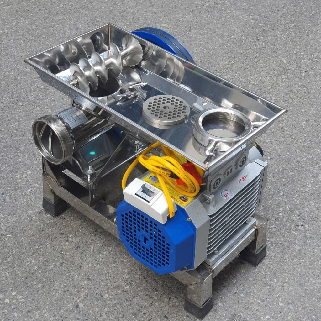 Máy xay thịt, cá, chả và ruốc - Động cơ đồng mạnh mẽ, bảo hành 12 tháng, hiệu suất vượt trội.