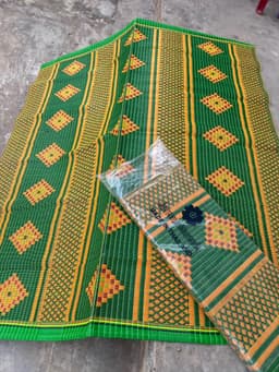Chiếu nhựa 1m8 x2m hàng Thái,dùng cho sinh hoạt gia đình ăn cơm và đy dã ngoại rất bền đẹp 2