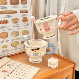 Cốc Sứ Kèm Thìa Có Tay Cầm Tròn Siêu Xinh Họa Tiết Cute ( Kèm Hộp Quà Tặng ) 1