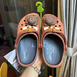 JDK Store_Dép Sục Clog Car Mater Trẻ Em Người Lớn 2