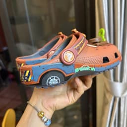 JDK Store_Dép Sục Clog Car Mater Trẻ Em Người Lớn 3