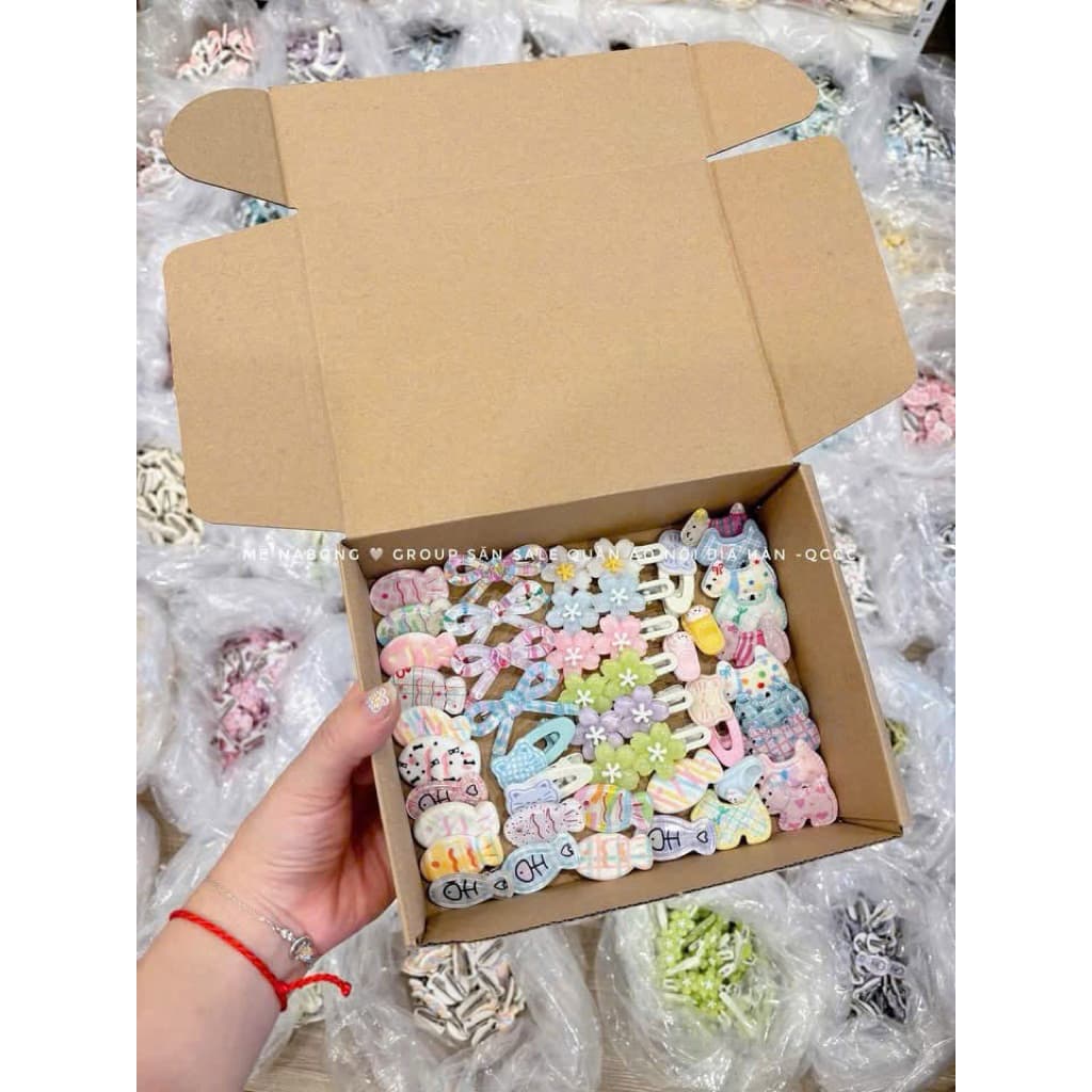 Set 50 kẹp tóc màu mix cho bé gái siêu dễ thương phong cách hàn quốc - Combo,Vỉ 50 kẹp tóc kèm hộp như hình