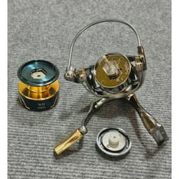 Máy Câu  lure Cao Cấp DEBAO Chính Hãng  W.D 2500  Đến 7000  Chuyên lure Lóc Sộp chẽm & lăng xê & Câu Ngâm 8