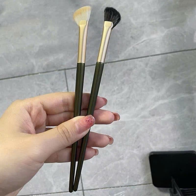 Cọ Đánh Khối Mũi DOLLY COSMETICS Đầu Vát Dẹt Lông Mềm Mại Dễ Dàng Sử Dụng Tạo Hiệu Ứng 3 Chiều Tự Nhiên
