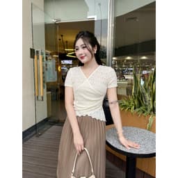 Áo Ren Nữ Cổ Tim Tay ngắn - Thiết Kế Ôm Tôn Dáng, Họa Tiết Thêu Nổi Thanh Lịch  M293 3