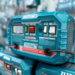 Máy sạc bình ắc quy cho xe máy và ô tô 12V/24V Total TBC1601-TBC1501 6