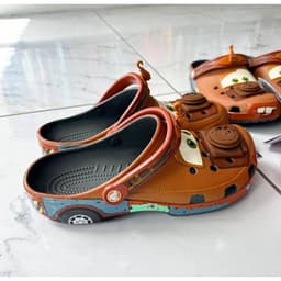 Sục Dép Cá Sấu Toy Cars Ma.tel Nâu Cho Người Lớn Và Trẻ Em Nhận Về Như Ảnh 7