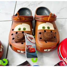 Sục Dép Cá Sấu Toy Cars Ma.tel Nâu Cho Người Lớn Và Trẻ Em Nhận Về Như Ảnh 1