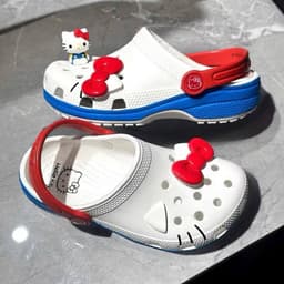 [Cá Sấu ]Sục Dép Cá Sấu Hello.Kitty Trắng Viền Xanh Cho Người Lớn Cao Cấp 4
