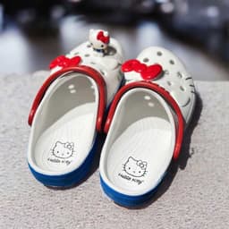 [Cá Sấu ]Sục Dép Cá Sấu Hello.Kitty Trắng Viền Xanh Cho Người Lớn Cao Cấp 3