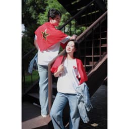[ẨN] (QUỐC KHÁNH 2.9) Áo Thun Cộc Tay Nam Nữ GENVIET JEANS Họa Tiết Lá Cờ Đỏ Sao Vàng W251.G. 9082 2
