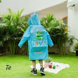 ÁO MƯA TRẺ EM TỪ 4 TUỔI ĐẾN 13 TUỔI , ĐEO ĐƯỢC CẶP SÁCH , CÓ TẤM CHE MẶT , PHẢN QUANG SAU LƯNG ÁO CAO CẤP 7