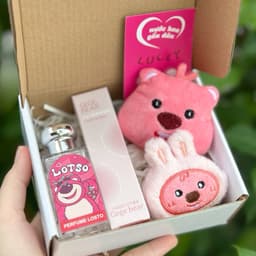 Hộp quà fullbox gấu dâuu gồm 1 nước hoa, 1 son môi gege gấu, 2 gấu loopy xinh xắn 5
