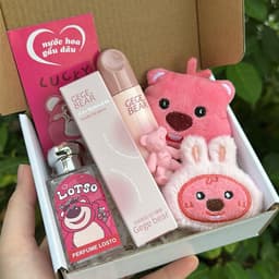 Hộp quà fullbox gấu dâuu gồm 1 nước hoa, 1 son môi gege gấu, 2 gấu loopy xinh xắn 6