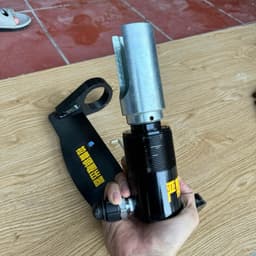 Vam ép càng rotuyn xe tải dùng bơm thủy lực, phù hợp cứu hộ lưu động và sửa chữa tại garage 6