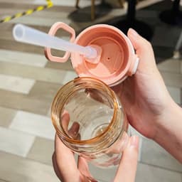Bình nước gấu 650ml an toàn cho bé, chất liệu nhựa PC bền đẹp, lý tưởng cho đi học. 6