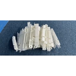 Ốp nhựa trắng thân 6068 2