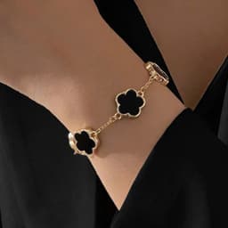 [Sẵn Ocean Charm] Vòng Tay Titan Cỏ Bốn Lá - Phụ Kiện Trang Sức Vòng Tay & Lắc Tay Thời Trang 1