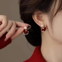 Bông Tai Ngọc Trai, Thiết Kế Hình Chú Ngựa – Phong Cách Tiểu Thư Thanh Lịch 1