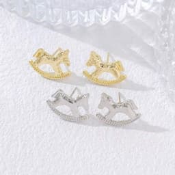 ✨ Bông Tai Ngựa Bập Bênh Ánh Kim – Thanh Lịch & Tinh Tế 4