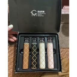 "Bộ 4 Bàn Chải Hoàng Gia Sang Chảnh Tiện Lợi Cho Nam Nữ, Gấp Gọn"(giadungtranlinh) 3