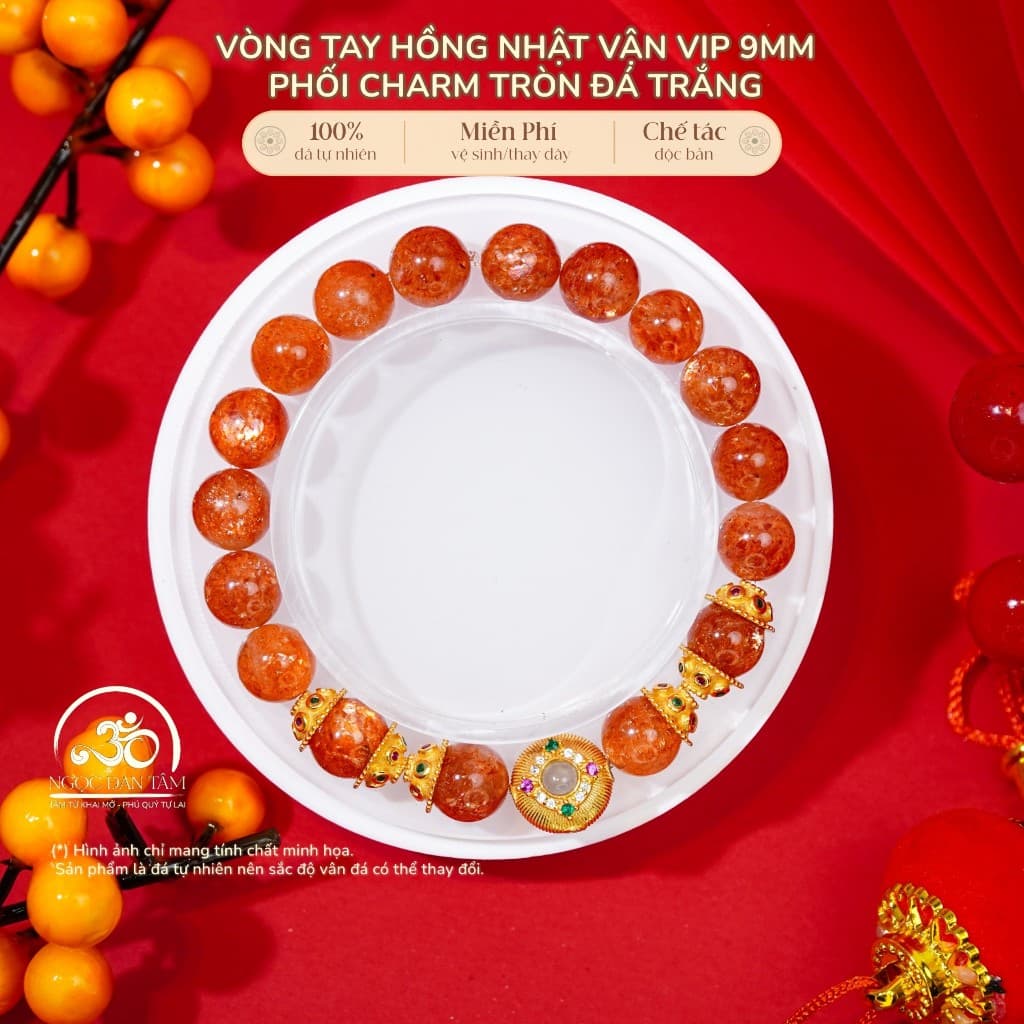 Ngọc Đan Tâm - Vòng Tay Hồng Nhật Vận Vip 9mm Phối Charm Tròn Đá Trắng - Mệnh Hoả & Mệnh Thổ