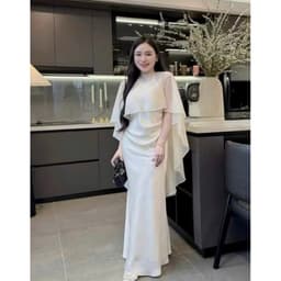 Xukadress_Set đầm lụa cổ yếm kèm khăn voan, đầm lụa dự tiệc màu kem sang chảnh 5