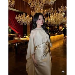 Xukadress_Set đầm lụa cổ yếm kèm khăn voan, đầm lụa dự tiệc màu kem sang chảnh 7