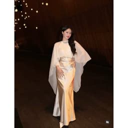 Xukadress_Set đầm lụa cổ yếm kèm khăn voan, đầm lụa dự tiệc màu kem sang chảnh 6