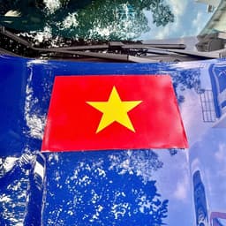 [SGP] Decal Nam Châm Cờ Tổ Quốc Việt Nam Cao Cấp Dành Cho Ô Tô – Tiện Lợi, Dễ Dán, Dễ Tháo 3