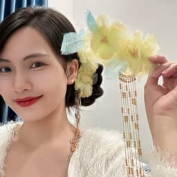 Kẹp hoa tua rua sang trọng tinh tế, kết hợp áo dài, cổ trang 2