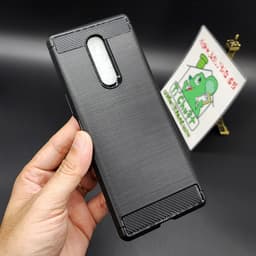 Ốp Lưng SONY XPERIA 1 / XZ4 Vân 3D Carbon Phay Xước Chống Sốc 5