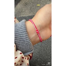 tlhh | Vòng tay sợi chỉ đỏ trắng handmade Chaing Mai cheapmoment với PerthSanta, WilliamEst, JuniorMark, SkyNani GMMTV 3