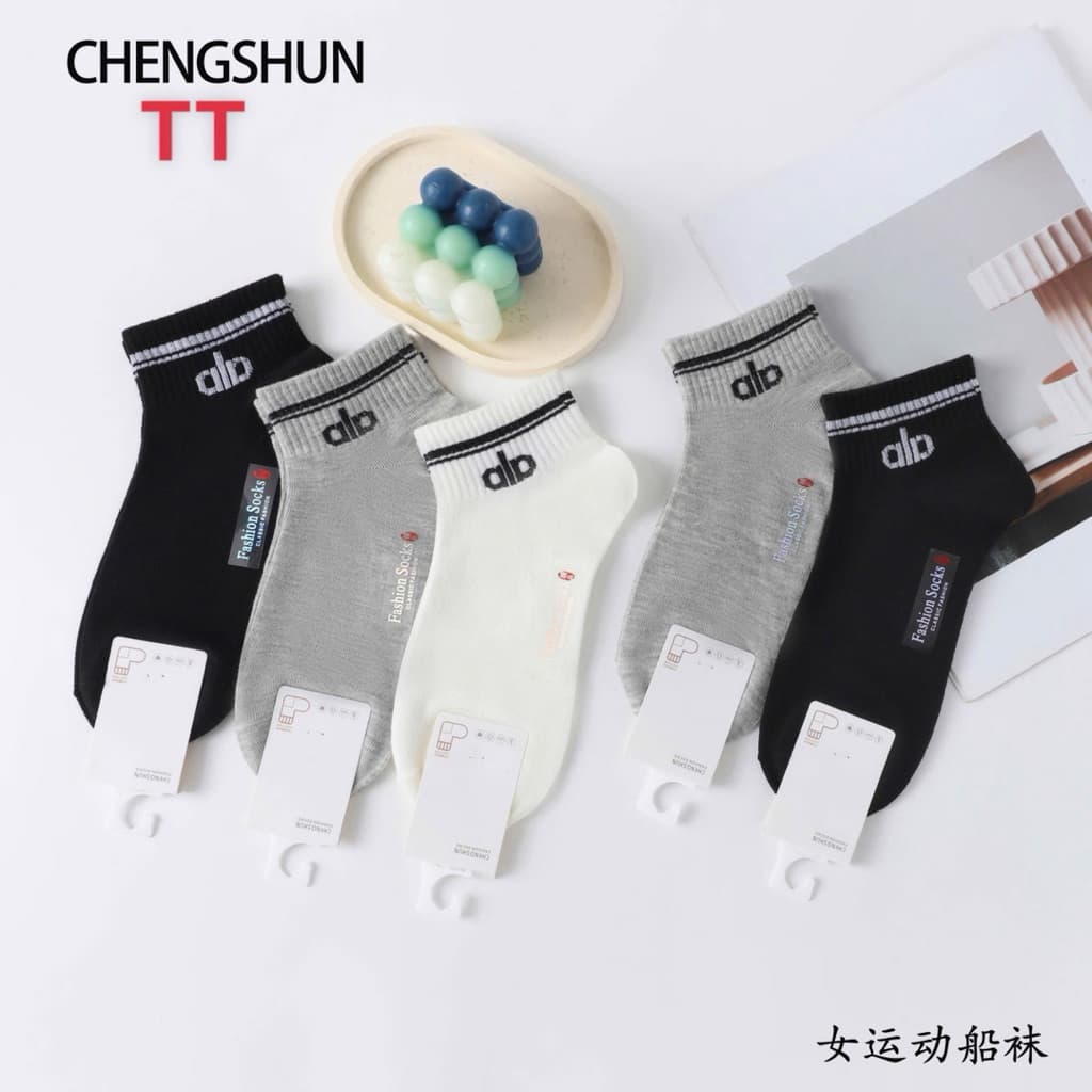 Sét 10 đôi tất nữ cổ ngắn cho các bạn trẻ phụ kiện thời trang