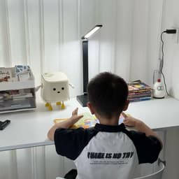 Đèn học để bàn chống cận bảo vệ mắt, đèn bàn làm việc Lovida tích điện 10.000mAh ánh sáng không nhấp nháy RA/CRI 95-97 8