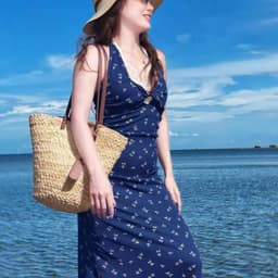Đầm body cổ yếm xoắn phối viền ren xanh navy, họa tiết hoa nhí dáng ngắn - dài 7