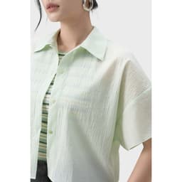 Áo sơ mi croptop nữ cộc tay GENVIET JEANS chất liệu thô xốp năng động basic dễ phối đồ 9222 4