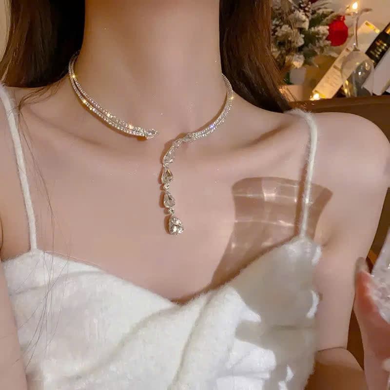 Dây Chuyền Choker Nữ Đính Đá Sang Trọng – Vòng Cổ Dạng Hở Mặt Giọt Nước Lấp Lánh Dự Tiệc Cao Cấp