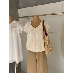 𝑨𝒏𝒏 𝑺𝒕𝒖𝒅𝒊𝒐  [SẴN] 𝐖𝐆𝐖𝐄/ Áo Babydoll Nữ Thô Boi Dáng Bí WG.WE 8740 Cổ Tròn Tay Bồng Ngắn Thêu Hoa Vintage 2
