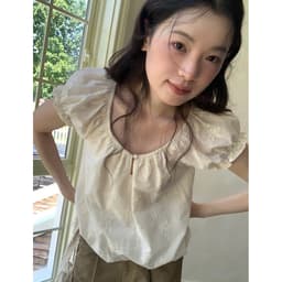 𝑨𝒏𝒏 𝑺𝒕𝒖𝒅𝒊𝒐  [SẴN] 𝐖𝐆𝐖𝐄/ Áo Babydoll Nữ Thô Boi Dáng Bí WG.WE 8740 Cổ Tròn Tay Bồng Ngắn Thêu Hoa Vintage 8