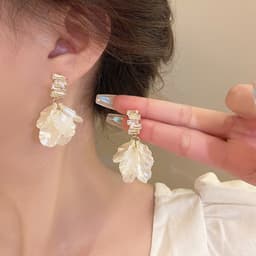 Bông Tai Nữ Cánh Hoa Xếp Lớp Màu Trắng Kem - Phụ Kiện Trang Sức Sang Chảnh Cho Nàng Đi Tiệc, Đám Cưới 1