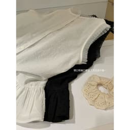 𝑨𝒏𝒏 𝑺𝒕𝒖𝒅𝒊𝒐  [SẴN]𝐖𝐆𝐖𝐄/ Áo Kiểu Nữ Sát Nách Cổ Tròn WG.WE 8837 Phối Viền Ren Dáng Suông Cài Cúc Sau Tiểu Thư 5