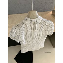 𝑨𝒏𝒏 𝑺𝒕𝒖𝒅𝒊𝒐  𝐖𝐆𝐖𝐄/ Áo Voan Chấm Bi Nữ Mỏng WG.WE 8825 Cổ Trụ Tay Bồng Ngắn Nhún Eo Khóa Sườn 3
