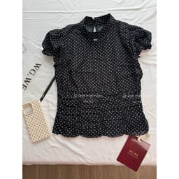 𝑨𝒏𝒏 𝑺𝒕𝒖𝒅𝒊𝒐  𝐖𝐆𝐖𝐄/ Áo Voan Chấm Bi Nữ Mỏng WG.WE 8825 Cổ Trụ Tay Bồng Ngắn Nhún Eo Khóa Sườn 8