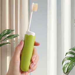 Bàn chải đánh răng du lịch mini gấp gọn tiện lợi. Bàn chải mini hình que kem du lịch công tác - Majehome 5