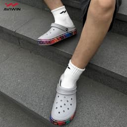 [ AVG003 ] [ Tặng Charm ] Dép sục thời trang Aviwin Avigo-003 hoạ tiết quẩy sơn xung quang- Đi tăng 1 size 9