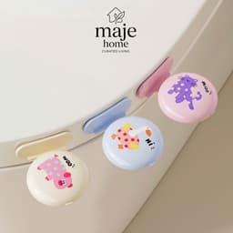 Dụng cụ nâng nắp bồn cầu kèm viên thơm khử mùi. Sản phẩm hỗ trợ nâng nắp bồn cầu tiện lợi - Majehome 1